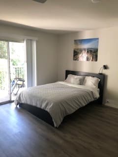 Studio apartment furnished option near Mountain View Caltrain 1