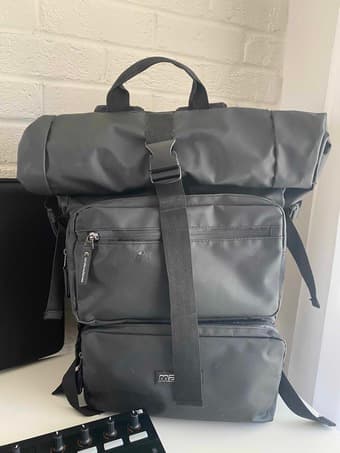 Traktor Kontrol S5 Pro 4-Channel DJ Controller + Gig Set (Excellent) 3