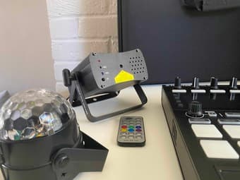 Traktor Kontrol S5 Pro 4-Channel DJ Controller + Gig Set (Excellent) 4