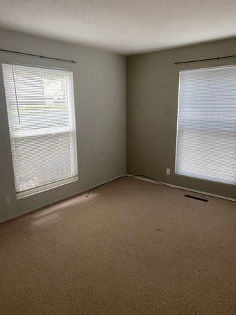 Available July 1: Bright Beautiful Room near Downtown MV - Female only 4