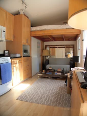 Amazing studio cottage 1 block from campus - flexible dates 1