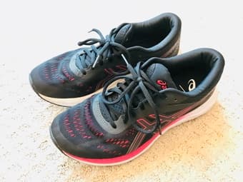 Size 8 Women's Running Shoes 1