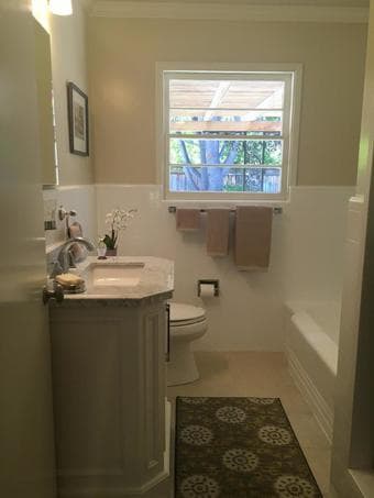 3 bed, 2 bathroom house in prime W Menlo Park 3