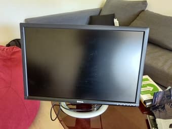Dell UltraSharp 2405FPW 24-inch Flat Panel LCD Monitor 1
