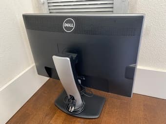 Only today!! 2pcs 24in Dell monitors 2