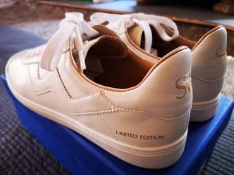 Stuart Weitzman – DARYL SNEAKER (white color) – 99% new 1