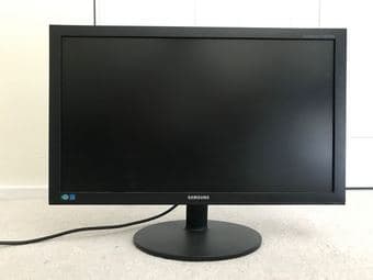 Samsung 24" Monitor (Excellent Condition) 1