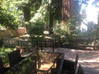 Mountain View town house with big back yard 3