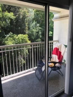 Spacious studio renovated and furnished walk to Mountain View Caltrain 2