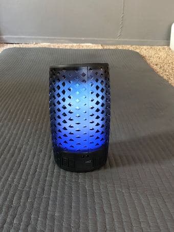 iHome speaker - 95% new 2