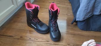 M8trix 580 Snowboarding Boots, Mens size 13, red and black 1