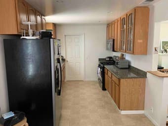 House 1905 Cooley Ave: 2 bedrooms, 1 bathroom (about 900 sq ft) 1