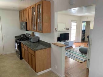 House 1905 Cooley Ave: 2 bedrooms, 1 bathroom (about 900 sq ft) 4