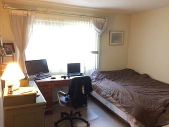 Sunny, Quiet end unit furnished 2B/2Bath 777 San Antonio 3