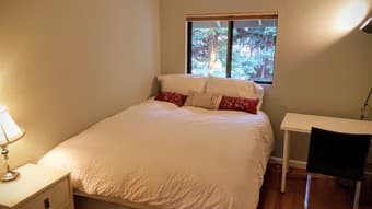 Spacious Private Bedroom in a Beautiful Home (15 min bike to Stanford) 3