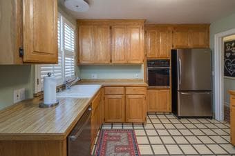 Room for Rent in Redwood City House 4