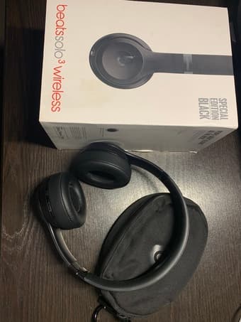 Beats Solo 3 Wireless Headphones (Matte black, used) 1