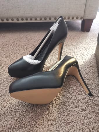 NWT - Charles by Charles David Pump, Size 6, Black Leather 2