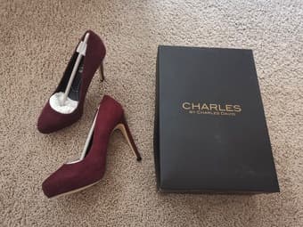 NWT - Charles by Charles David Pump, Size 6, Burgundy Suede 1