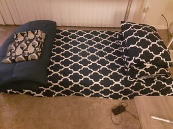 Mattress and bedding set, lightly used 1
