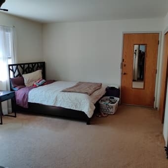 Reduced price month-on-month excellent location next to Cal Ave 3