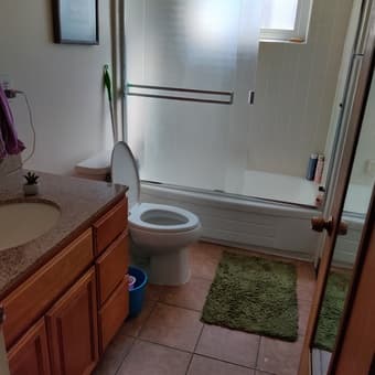 Reduced price month-on-month excellent location next to Cal Ave 4