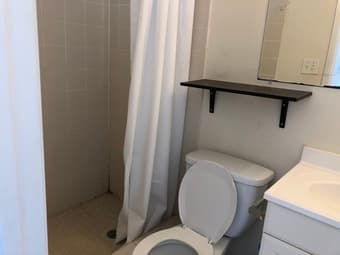 Palo Alto Furnished Room with Private Bath - August only 3