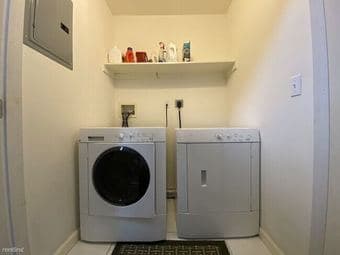 Furnished studio downtown PA with full kitchen & large backyard 2