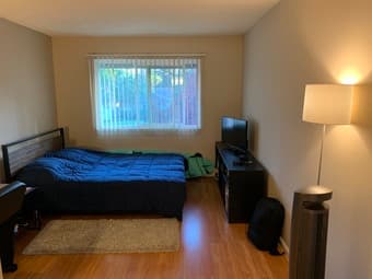 VERY LARGE MASTER SUITE WITH PRIVATE BATHROOM AND HUGE WALK IN CLOSET 1