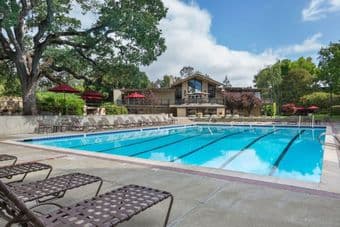 2 beds/1.5 baths/1,021sqft(Lease takeover) 2