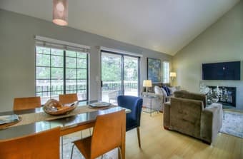 3br - 1529ft2 - 3 bedrooms, 2.5 bathrooms condo for rent UNFURNISHED 2