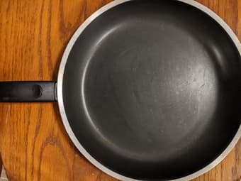 non-stick pan in EV 1