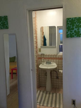 1bdr cottage available - College Terrace 4