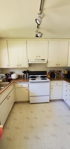 Bedroom in 3bd apartment 3