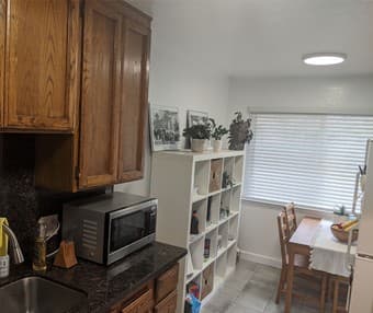 remodeled bright room in 2br/1ba apartment in Menlo Park 4