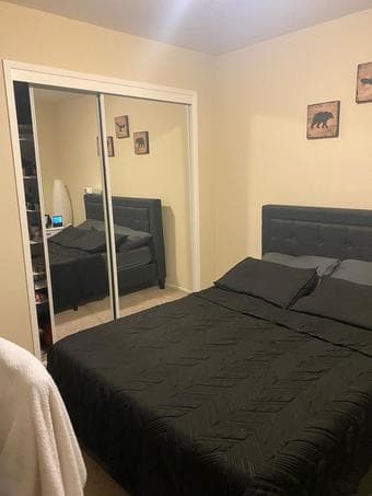 Room at 2bed/1bath apartment is available at Menlo Park Downtown 3