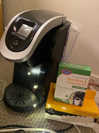 Selling Kurig with descaling and cleaning solution 2