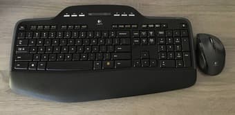 Logitech MK710 Wireless Keyboard and Mouse Combo 1
