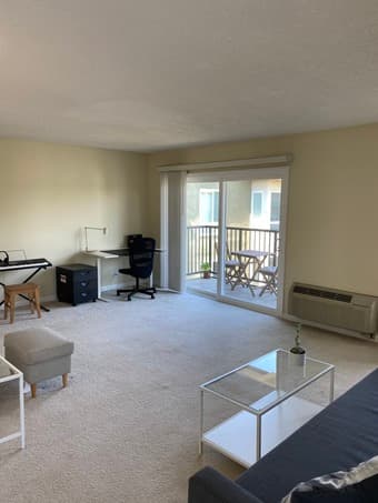 $2,995/1br-Palo Alto: 1Bd+living room+kitchen+balcony+bathroom+pools 3