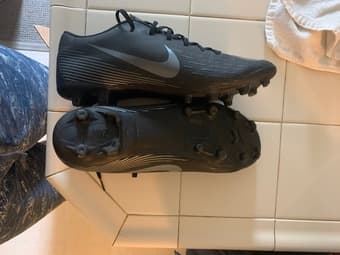 Nike Mercurial Vapor 12 football shoes, 10.5 like new 3