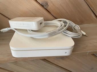 Apple AirPort Extreme Wifi Router 1