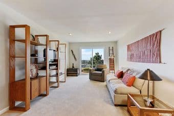 Huge 1bed/ 1bath with separate entry/kitchen/living space -not shared 1