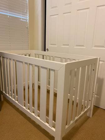 Pali Forever Crib with Naturepedic organic Mattress 1