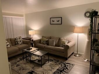 Beautiful 2BR/ 1 Bath Apartment in the Heart of Mountain View 2