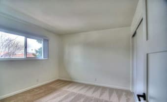 Beautiful 2BR/ 1 Bath Apartment in the Heart of Mountain View 3