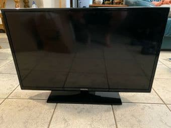 Samsung - 32" Class (31-1/2" Diag.) - LED - 720p - HDTV very good cond 3