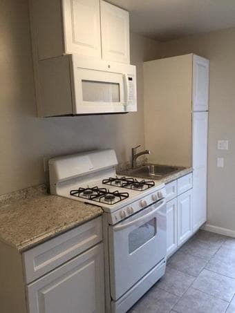 Studio apartment next to campus 4