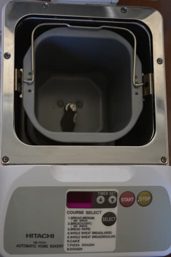 Hitachi HB-D103 Automatic Home Bakery (bread maker) 1