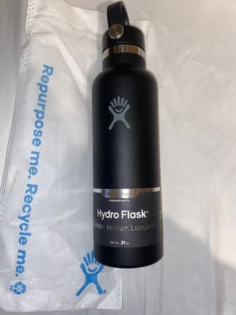 New 21 Oz Black Hydro flask 1