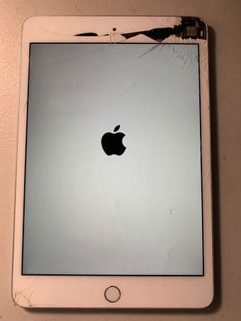 iPad Mini 4 64GB, wifi only, screen broken 2
